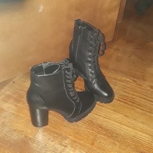 Steve Madden Womens Boot